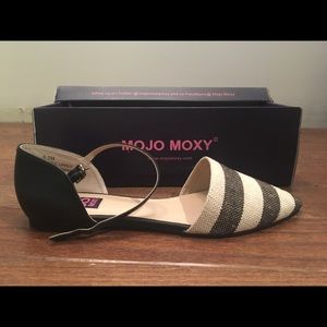 black and white flats, Mojo Moxy, size 8.5.